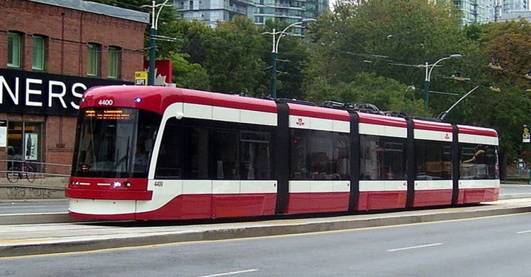Трамвай в Монреале
