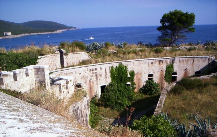 Форт Мамула, Черногория