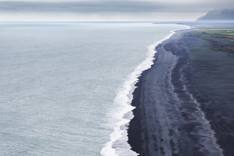 Черный пляж в Исландии