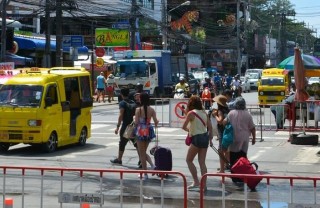 Общественный транспорт Пхукета: автобусы, такси, тук-туки и паромы
