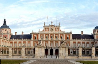 Аранхуэс — королевский дворец провинции Мадрида