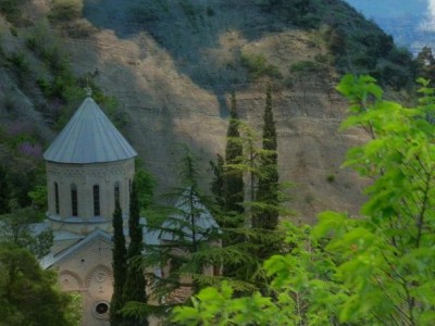 Гора Мтацминда Тбилиси: Пантеон и парк Бомбора