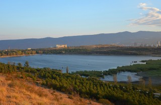 Парк отдыха и озеро Лиси в Тбилиси