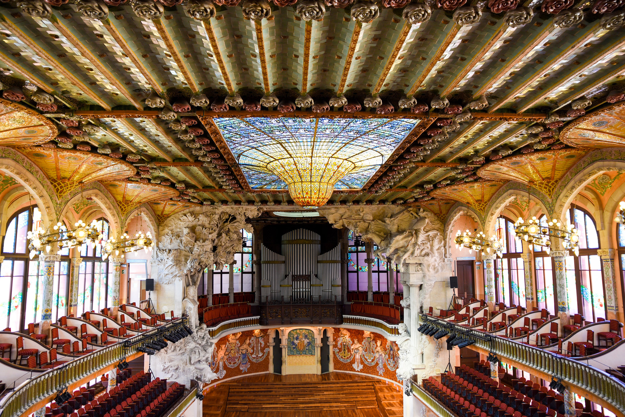 Сайт дворец музыки. Барселона дворец каталонской. Дворец каталонской музыки в Барселоне. Palau de la musica Catalana театр. Palau de la música Catalana Барселона.