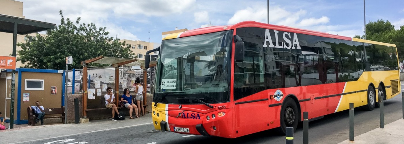 Автобусы, такси и паромы — транспорт на Ибице