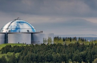 Культурный центр и смотровая Перлан в Рейкьявике