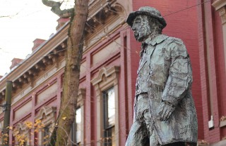 Статуя Gassy Jack — памятник пьянице, Ванкувер