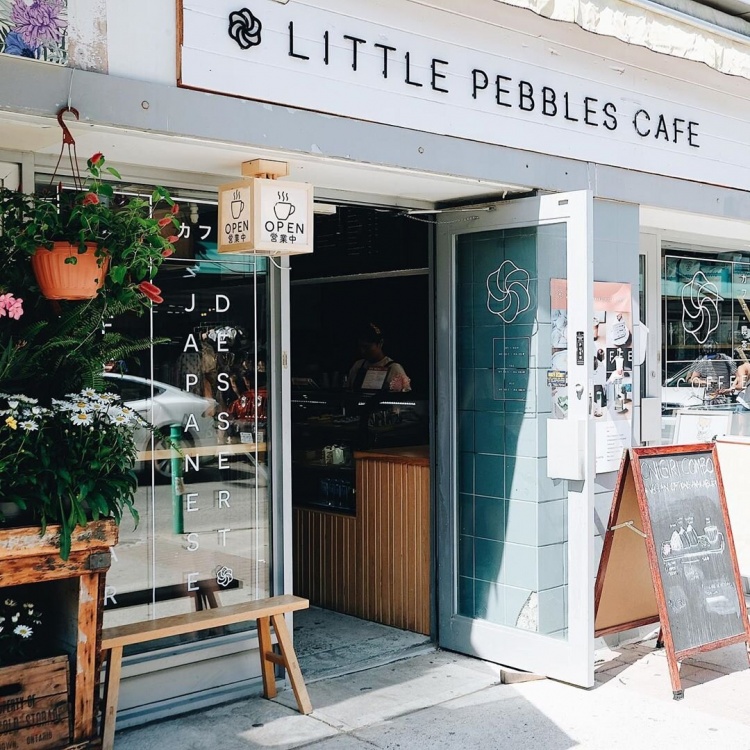 Little Pebbles Cafe в Торонто