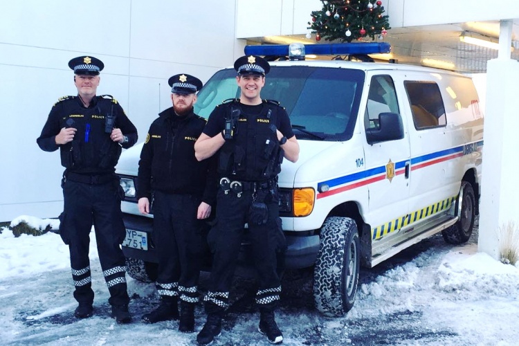 Полиция в Исландии