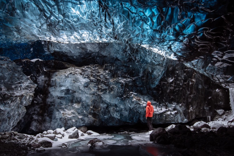 Ледяные пещеры в Исландии