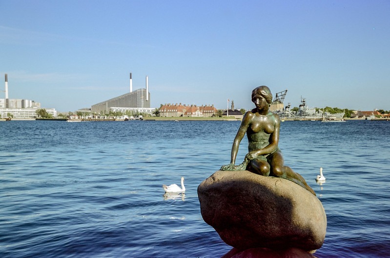 Памятник русалке