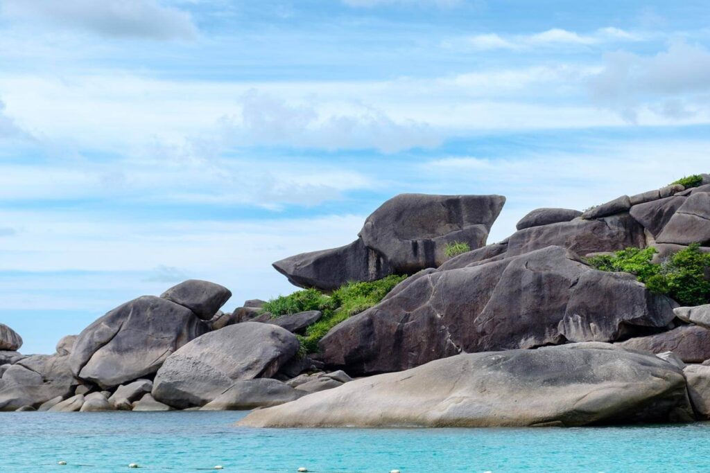 Симиланские острова / Similan Islands National Park Симиланы фото - скала Дональда Дака