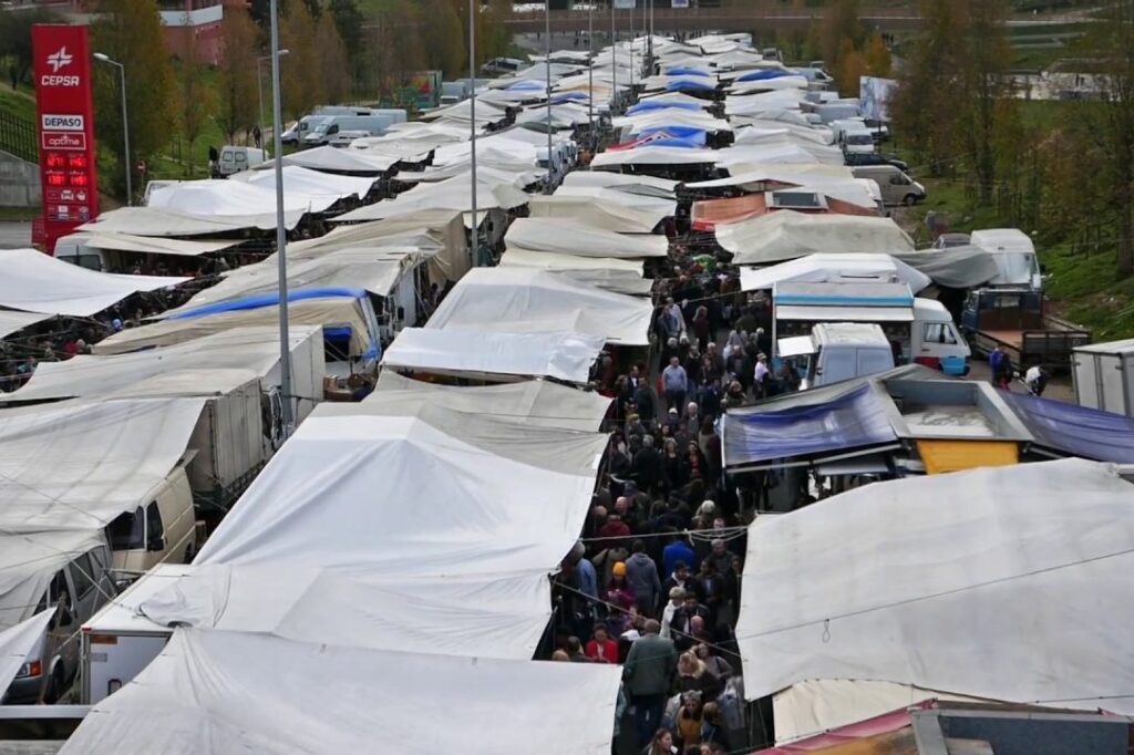 Рынок Feira do Relogio