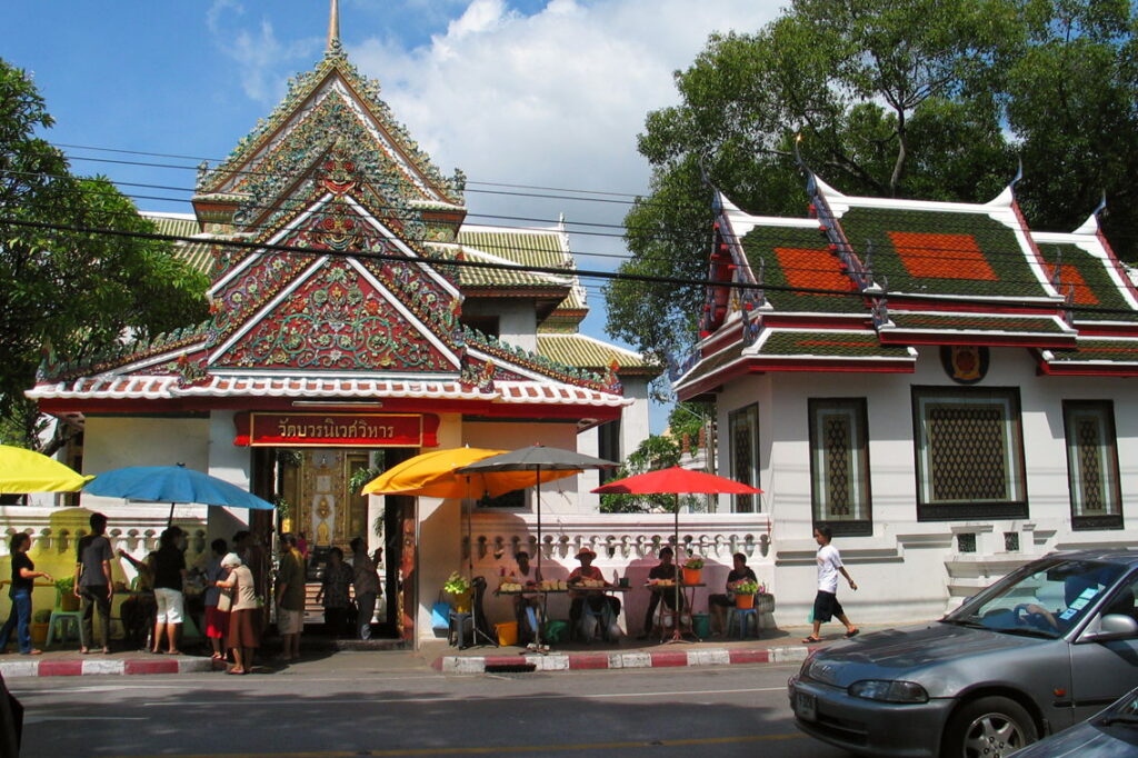 Храм Wat Bowonniwet Vihara