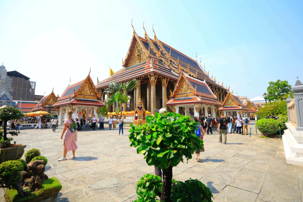 Большой дворец и Храм Изумрудного Будды / The Grand Palace & Temple of the Emerald Buddha (Wat Phra Kaew) Большой королевский дворец в Бангкоке