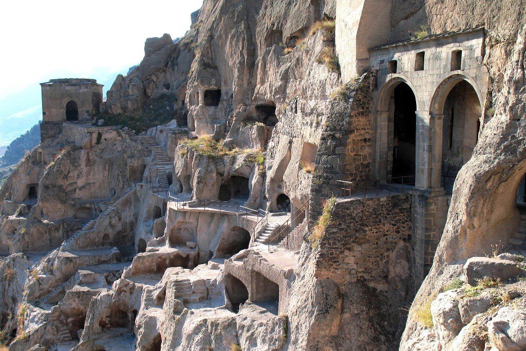 Пещерный город Вардзиа / Vardzia Достопримечательность Пещеры Вардзиа Тбилиси