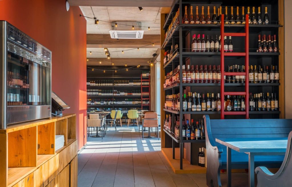 8000 vintages - винный бар в Тбилиси Грузия 8000 vintages - винный бар в Тбилиси Грузия