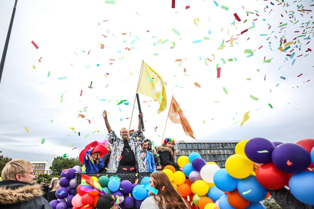 В Рейкьявике проходит гей-парад