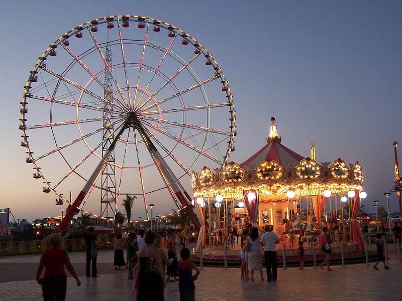 Парк аттракционов Цицинатела / Amusement park Tsitsinatela Парк аттракционов Цицинатела в Батуми