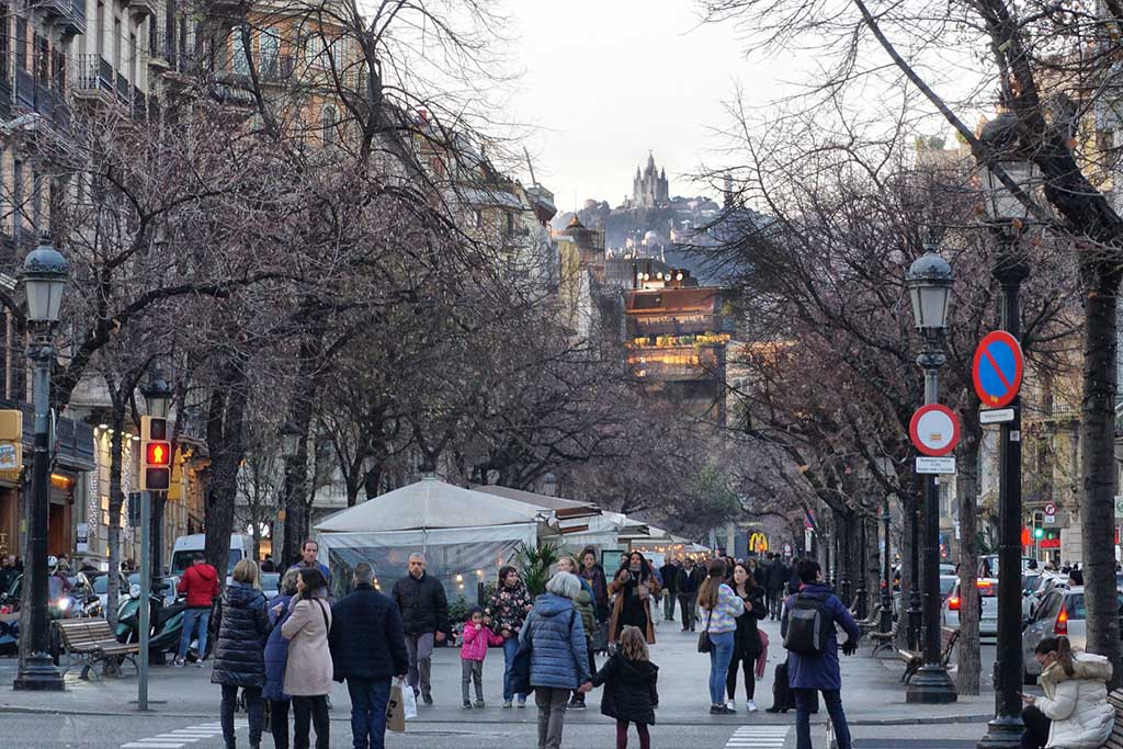 Погода в декабре в Барселоне