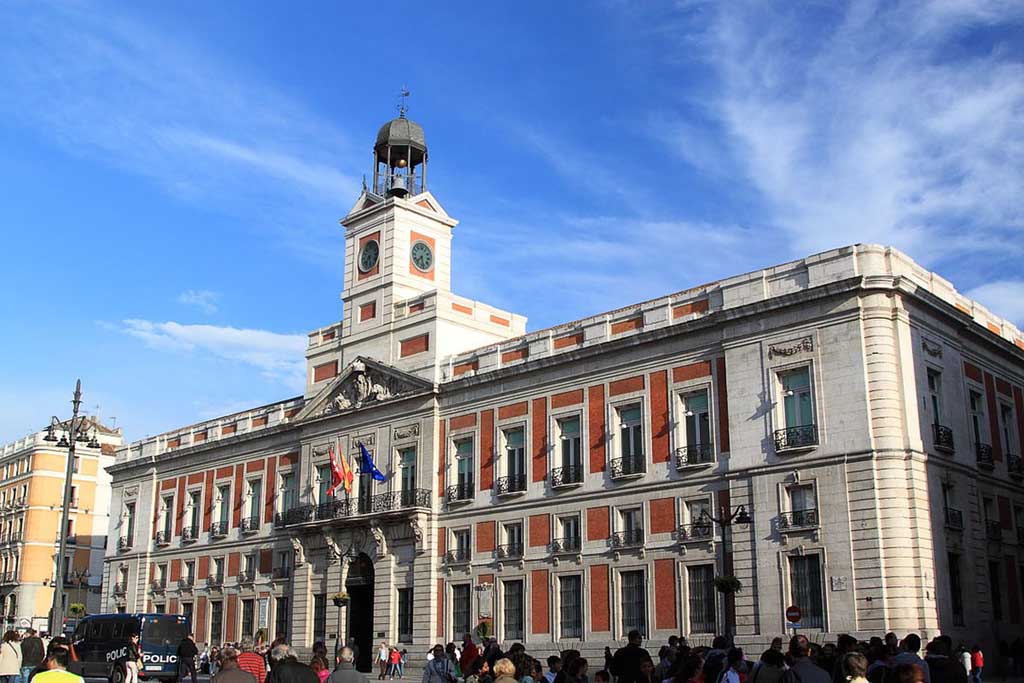 Площадь Пуэрта дель Соль / Puerta del Sol Мадрид, дом почты на Пуэрто дель Соль