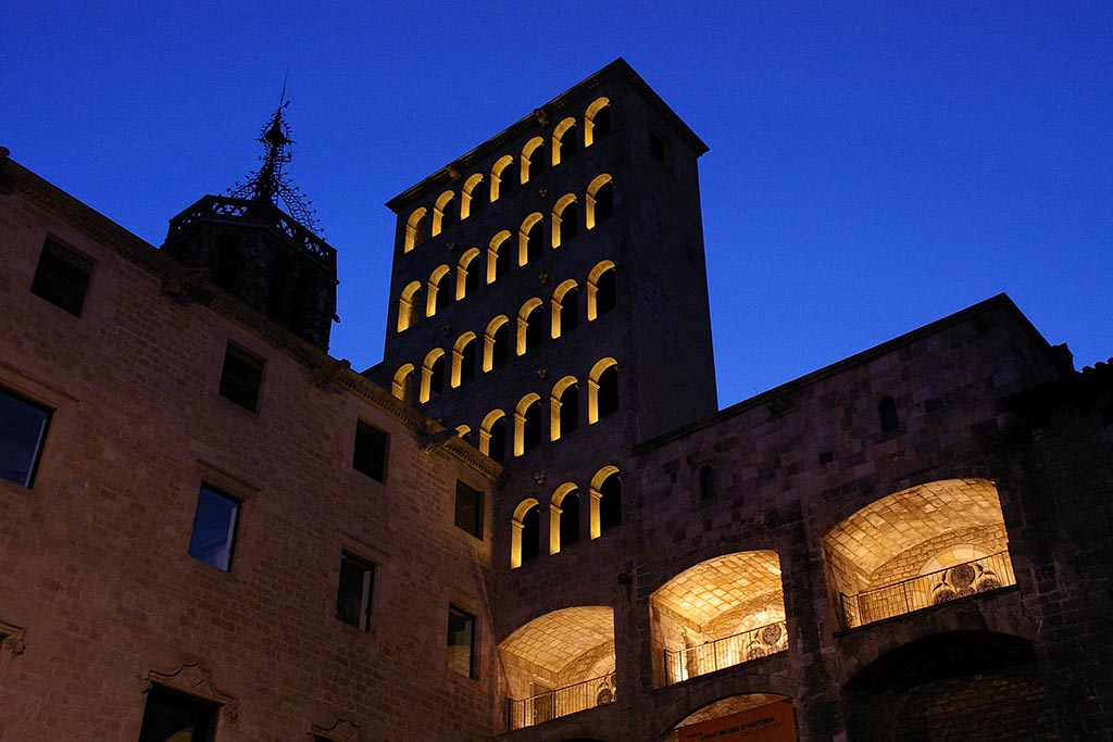 Большой королевский дворец в Барселоне / Palau Reial Major Королевский дворец Барселоны, фото