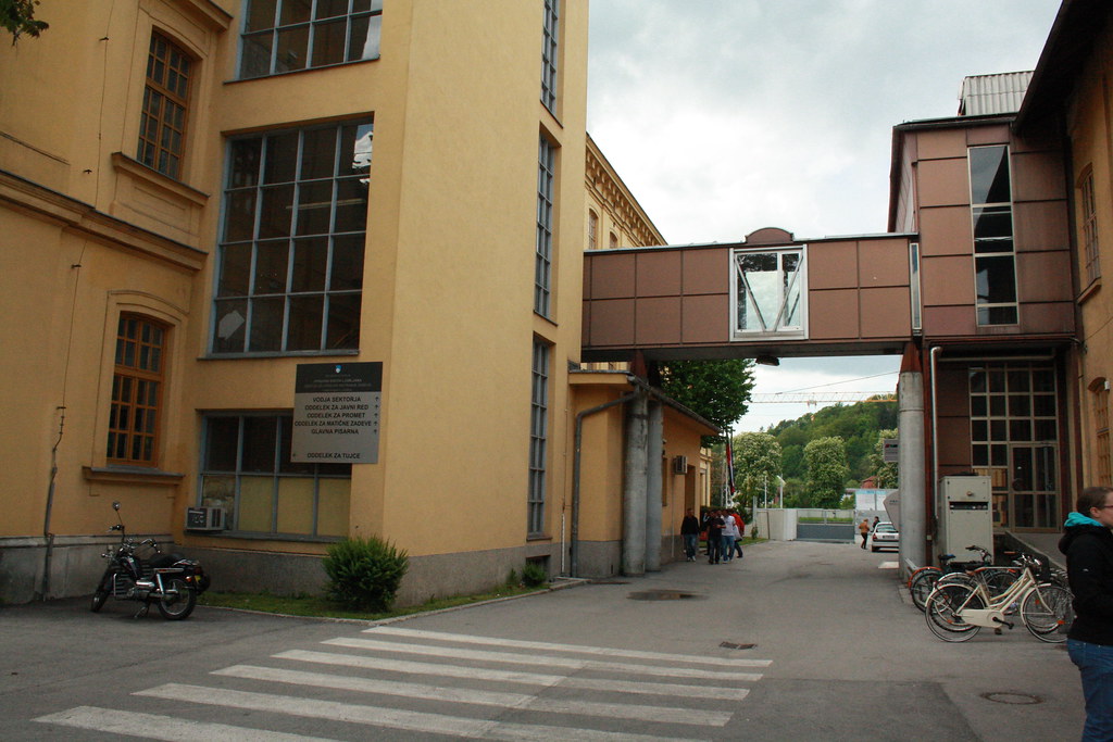 Музей Табака / Tobačna 001 Cultural Centre / Kulturni Center Tobačna 001 Музей Табака и Галерея 001 в Любляне