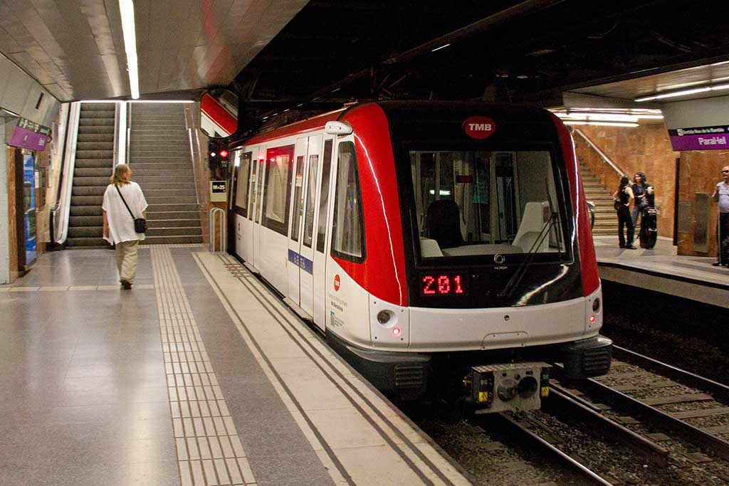 Общественный транспорт в Барселоне — метро