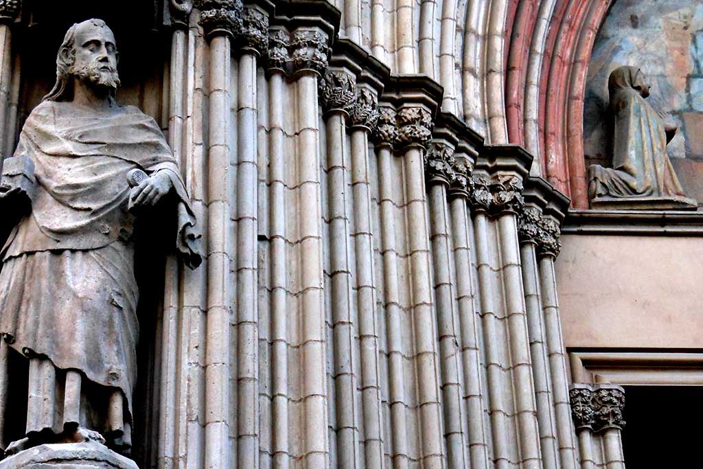 Церковь Санта Мария дель Мар, Барселона / Santa Maria del Mar Скульптуры в Santa Maria del Mar
